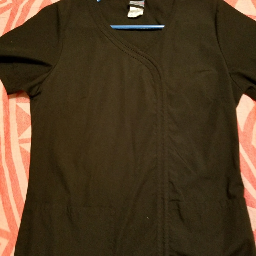 Double pocket scrub top
